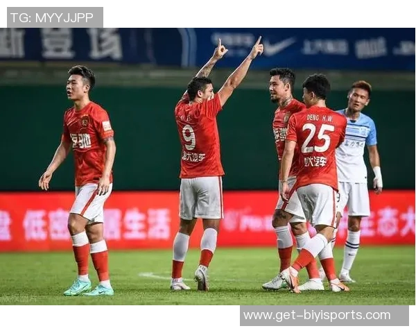 香港足球队冲击世界杯梦想之旅展现拼搏精神与团结力量